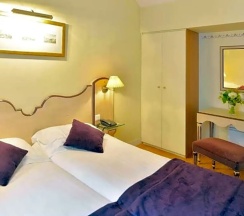 Трёхместный номер Standard в Hôtel Suites Unic Renoir Saint Germain