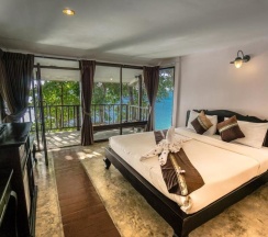 Одноместный номер Standard с видом на море двуспальная кровать в Chang Cliff Resort