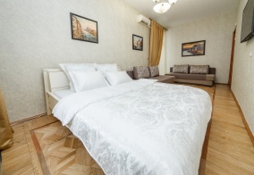 Апартаменты Апартаменты Квартира двухкомнатная в самом сердце Минска в Минске