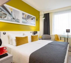 Двухместный номер Comfort двуспальная кровать в Leonardo Hotel Berlin Mitte