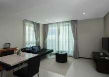 Четырёхместный номер Standard в Silom Lofts Hotel