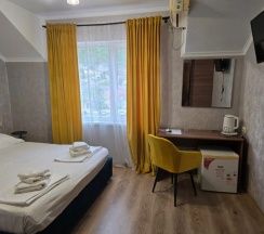 Двухместный номер Standard с балконом 2 отдельные кровати в Ахра