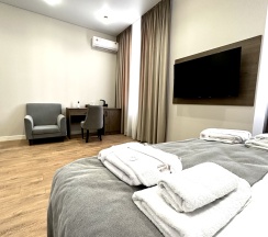 Люкс в Buta Hotel