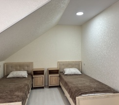 Комфорт Мансарда в Три Туза