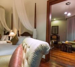 Семейный люкс с 2 комнатами с балконом в Angkor Palace Resort & Spa