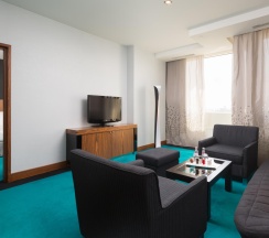 Номер полулюкс в Radisson Blu Belorusskaya Hotel Moscow