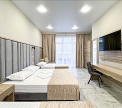 Корпус 2 *Делюкс* 5-ти местный (с балконом) в Анжелина