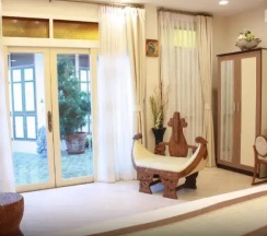 Двухместный номер Grand двуспальная кровать в Chuchai Buri Sri Amphawa