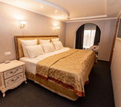 Номер люкс президентский в Azimut Отель Ставрополь