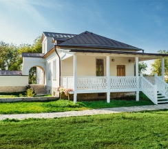 Правое крыло дома с мезонином в Скорняково