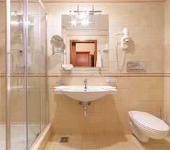 Стандарт (вид на море) с двухместной кроватью в Валентина