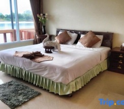 Номер Deluxe в Techno Riverview Resort