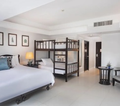 Номер Deluxe Terrace Fun семейный с балконом в Thavorn Palm Beach Resort Phuket