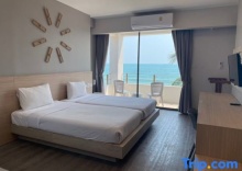 Двухместный номер Standard с видом на море двуспальная кровать в Rayong Chalet Resort