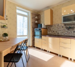 3-комнатные апартаменты улучшенные с балконом для 5 гостей в Степаненков