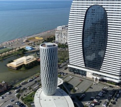Трёхместный номер Deluxe с балконом и с видом на море в Апарт-отель MyGeorgia LLC Orbi City