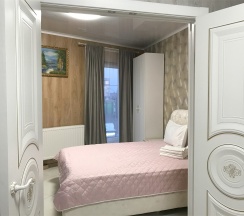 Люкс 2-х комнатный в Maziiz hotel на Советском