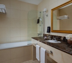 Люкс с двуспальной кроватью в Vasilievsky hotel