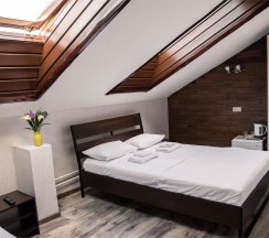 Классический трехместный номер (5 этаж без лифта) в Everest