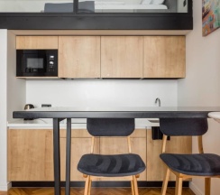 Апартаменты "DELUX C ЭРКЕРОМ" в F12 Apartments