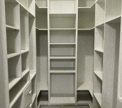 Двухместный люкс с 2 комнатами с балконом и с красивым видом из окна двуспальная кровать в Golden Park