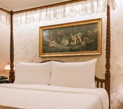 Двухместный номер Deluxe с балконом двуспальная кровать в Chuchai Buri Sri Amphawa