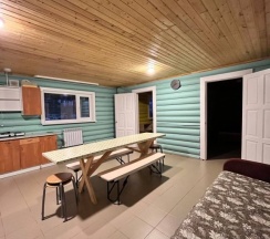 Коттедж с 3 комнатами с красивым видом из окна в Lambi House