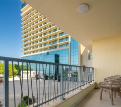 Двухкомнатный LUX с видом на море в Real Apartments Sochi