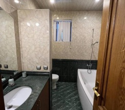 Двухместный номер Standard с балконом двуспальная кровать в Guesthouse Parnavaz Mepe