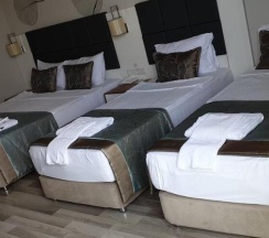 Четырёхместный номер Standard в Hotel Xoria Deluxe