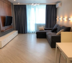 Улучшенные апартаменты с гостиной и спальней в Sibgat Apartments