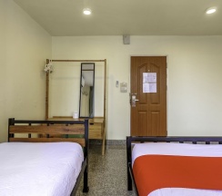 Трёхместный номер Standard в OYO 928 Leaf Hostel