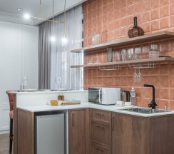 Люкс с балконом и с красивым видом из окна в Apart hotel Colibri