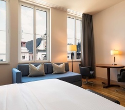 Двухместный номер с видом на Кёльнский собор Deluxe двуспальная кровать в Hilton Cologne