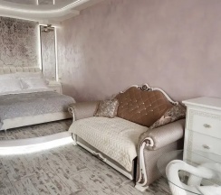 Люкс с балконом и с красивым видом из окна в Апартаменты Deluxe, 46 м² на улице Ползунова, 4