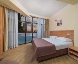 4х местный 2х комнатный номер в Room hotel