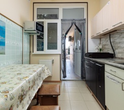 Стандарт с двуспальной  и двумя  односпальными кроватями до 4 гостей в Дельфин парк