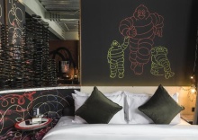 Номер Deluxe в MeStyle Garage Hotel Bangkok