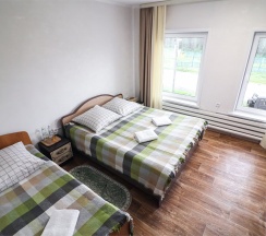 Трёхместный номер "Семейный" №3 в Кедр Золотой