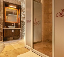 Номер Standard Stone в Ottoman Cave Suites
