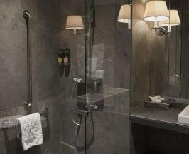 Двухместный номер Deluxe двуспальная кровать в Hotel du Danube Saint Germain