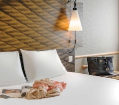 Двухместный номер MyRoom by Zane: Globetrotter двуспальная кровать в ibis Muenchen City