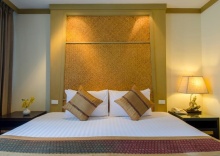 Трёхместный люкс в The Tarntawan Hotel Surawong Bangkok