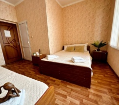 Стандартный 3х-местный номер в Арарат