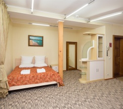 Джуниор Сюит в Крестовая падь