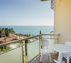 Фэмили Сьюит с балконом боковой вид на море. Корпус 1 в Amza Парк