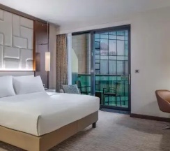 Двухместный номер Guest с балконом и с видом на море (двуспальная кровать) в Hilton Batumi