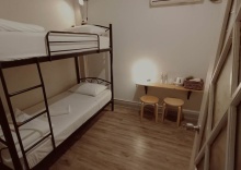 Двухместный номер Standard с видом на море двуспальная кровать в Sattahiptale Boutique Guesthouse & Hostel