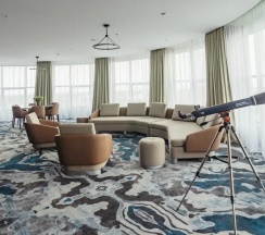 Люкс Президентский с балконом и с красивым видом из окна в Владикавказ