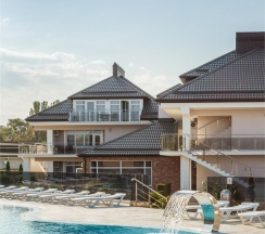 Семейный (CONNECTION) c видом на БАССЕЙН- 2 смежных СТАНДАРТА в Villaggio